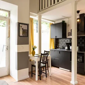 homely-loft-style-apartment-in-berlin-10717.find-berlin-hotels.com/